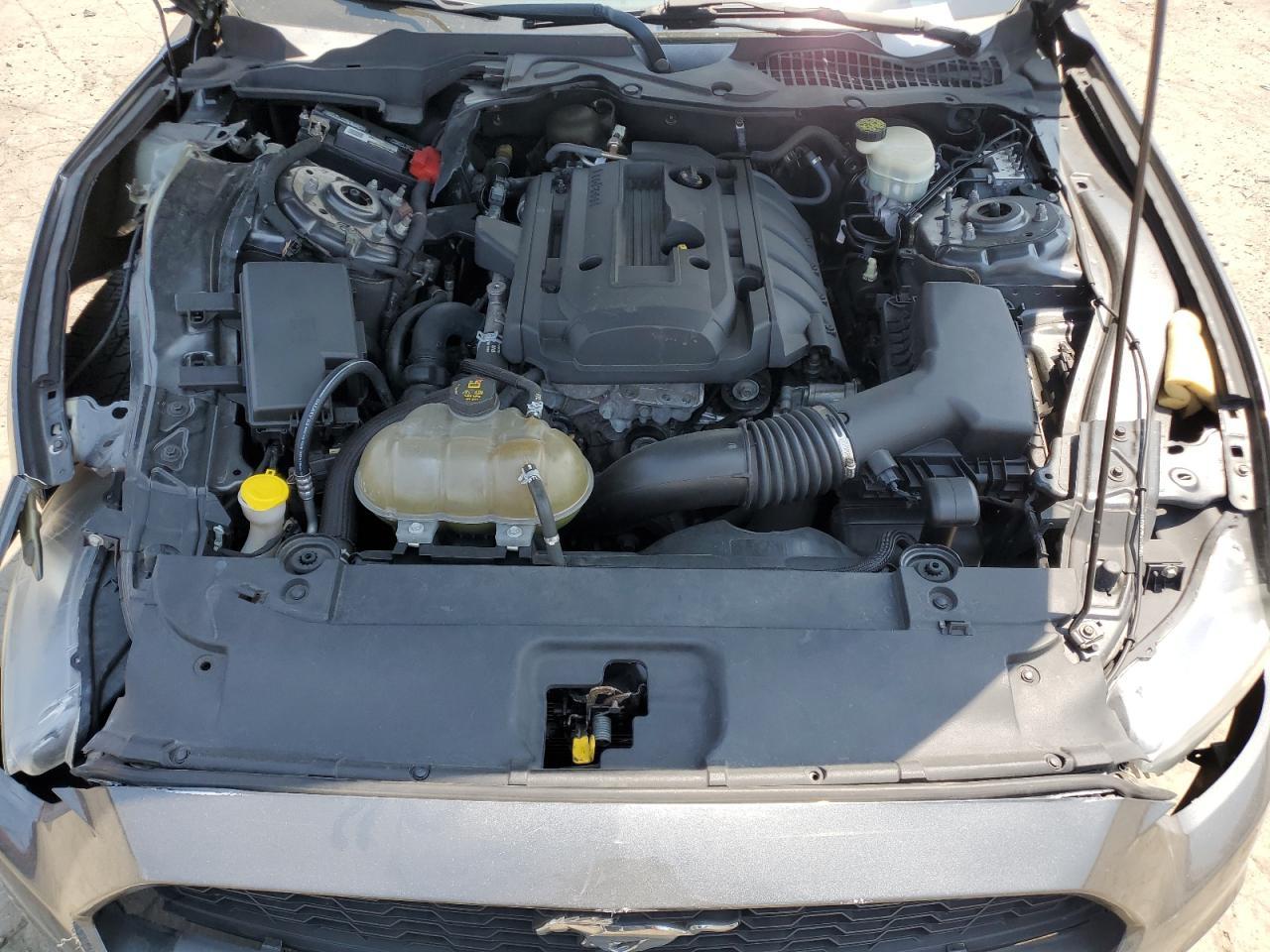 2016 Ford Mustang - zdjęcie 11