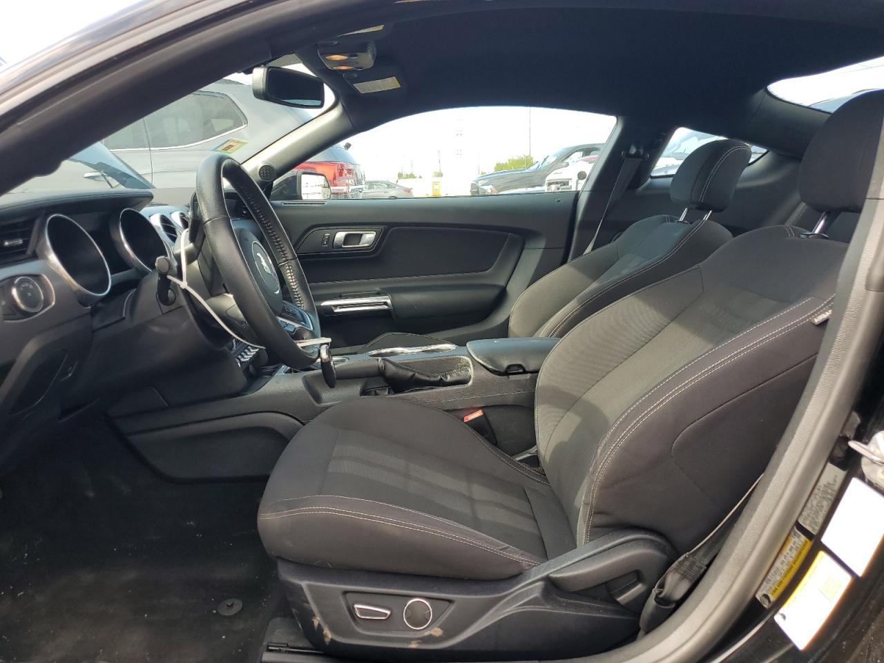 2019 Ford Mustang - zdjęcie 7
