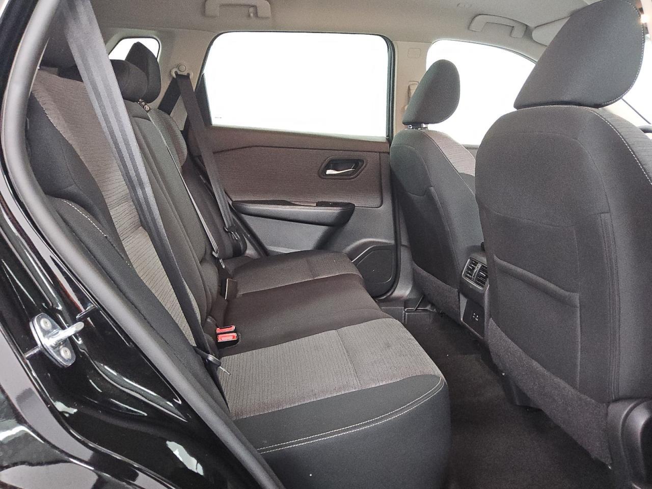 2023 Nissan Rogue Sv - zdjęcie 11