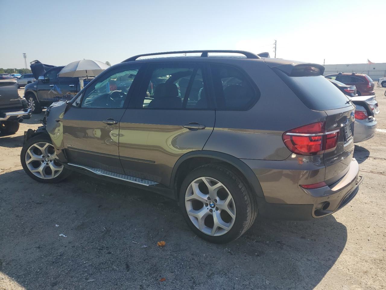 2013 BMW X5 xDrive35I - zdjęcie 2