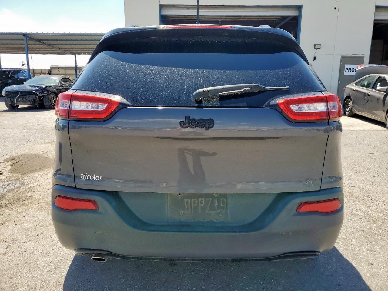 2017 Jeep Cherokee Sport - zdjęcie 6