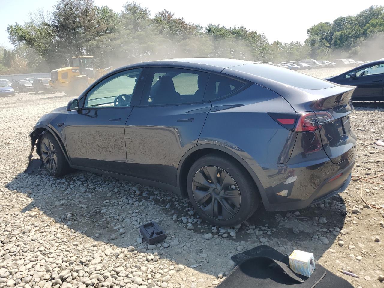 2024 Tesla Model Y - zdjęcie 2