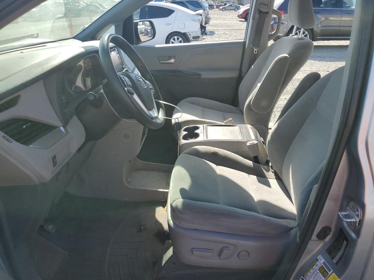 2018 Toyota Sienna - zdjęcie 7