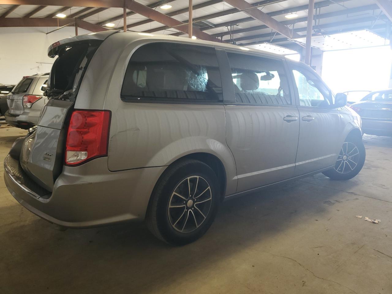 2019 Dodge Caravan - zdjęcie 3