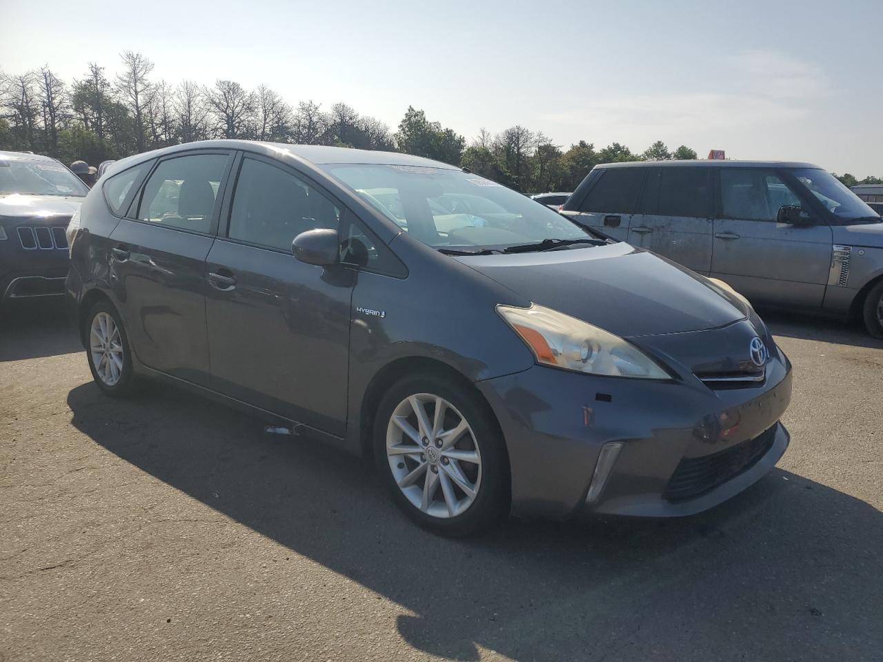 2013 Toyota Prius V - zdjęcie 4