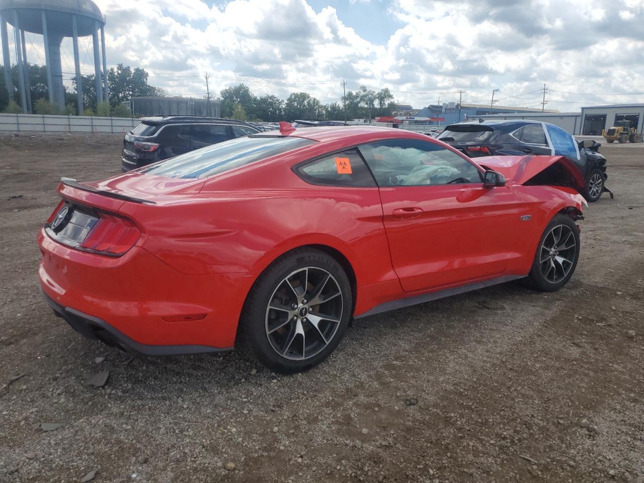 2020 Ford Mustang - zdjęcie 3