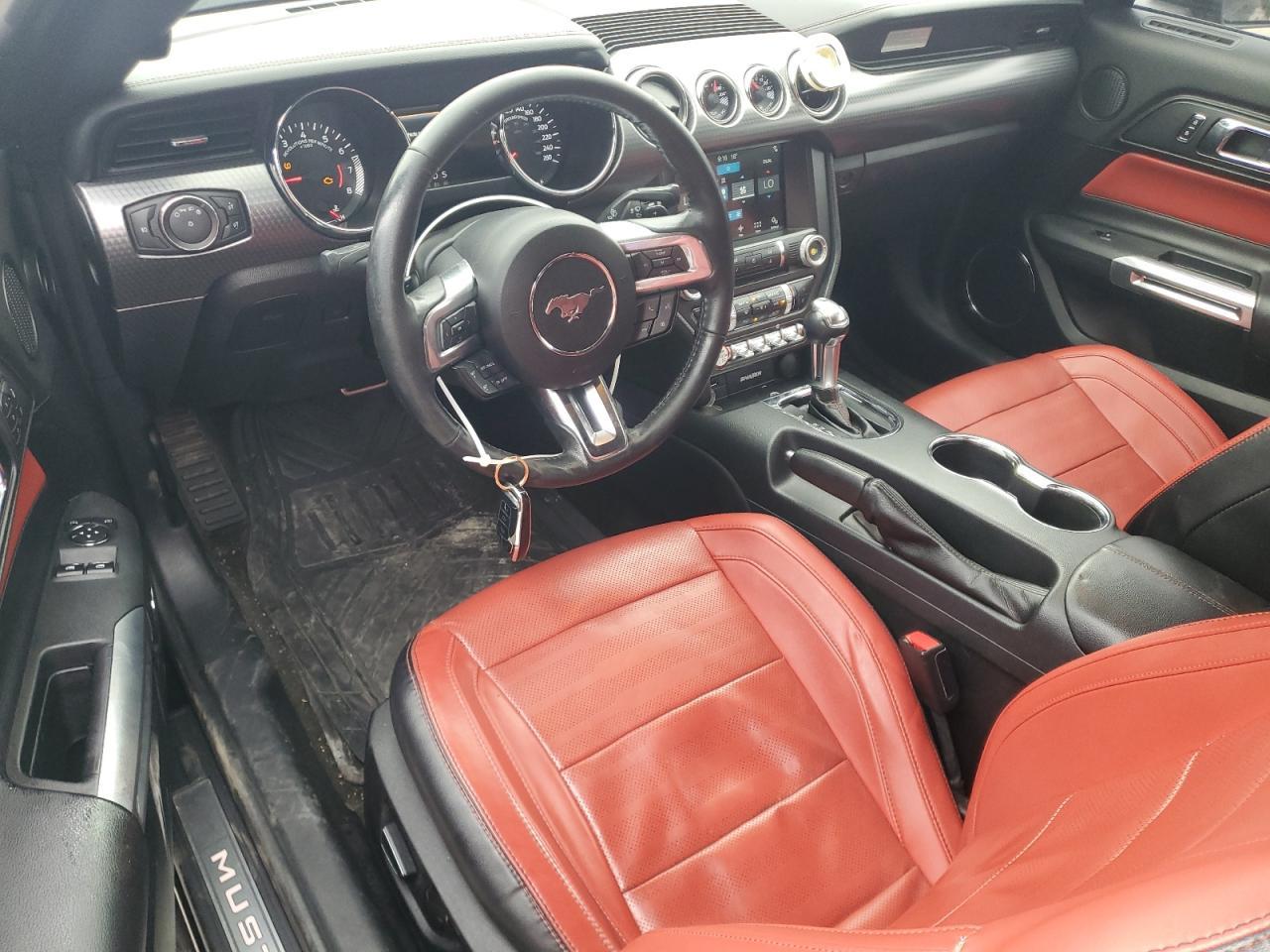 2017 Ford Mustang - zdjęcie 8