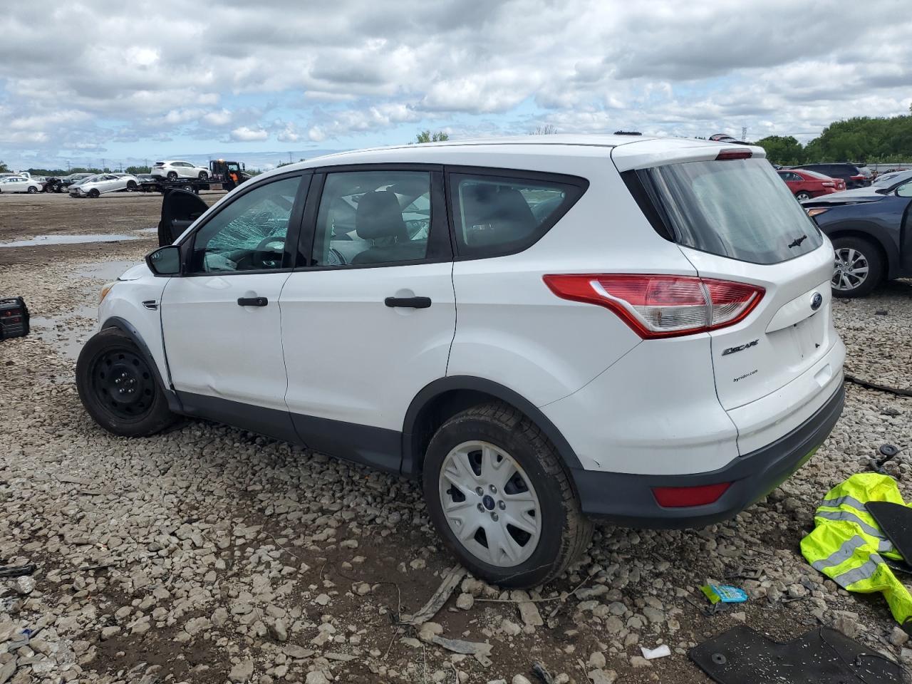 2015 Ford Escape S - zdjęcie 2