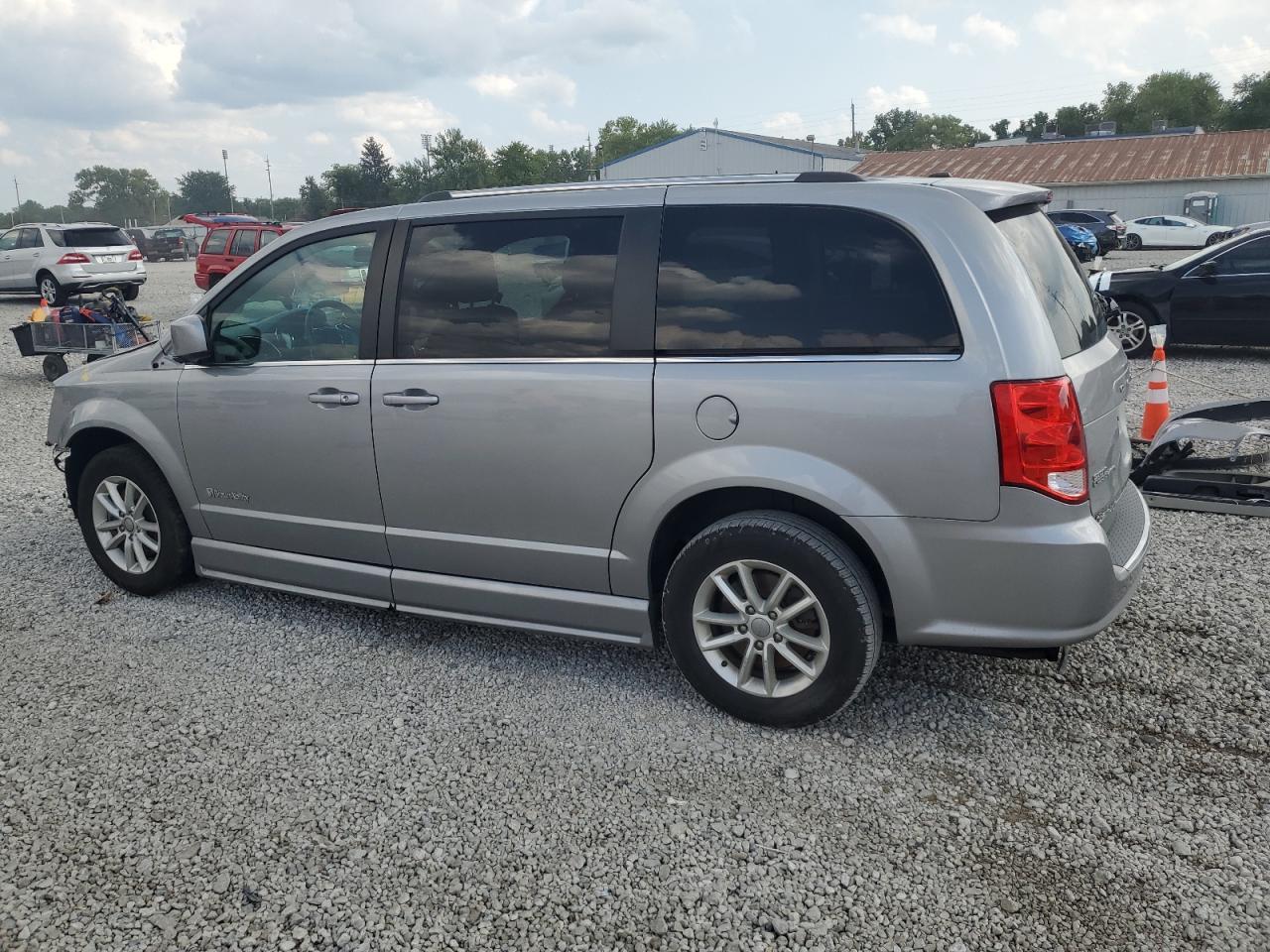2018 Dodge Grand Caravan Sxt - zdjęcie 2