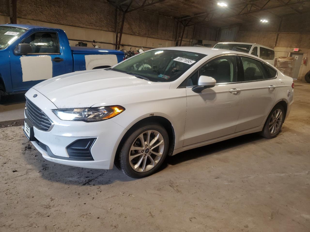2020 Ford Fusion Se - zdjęcie główne
