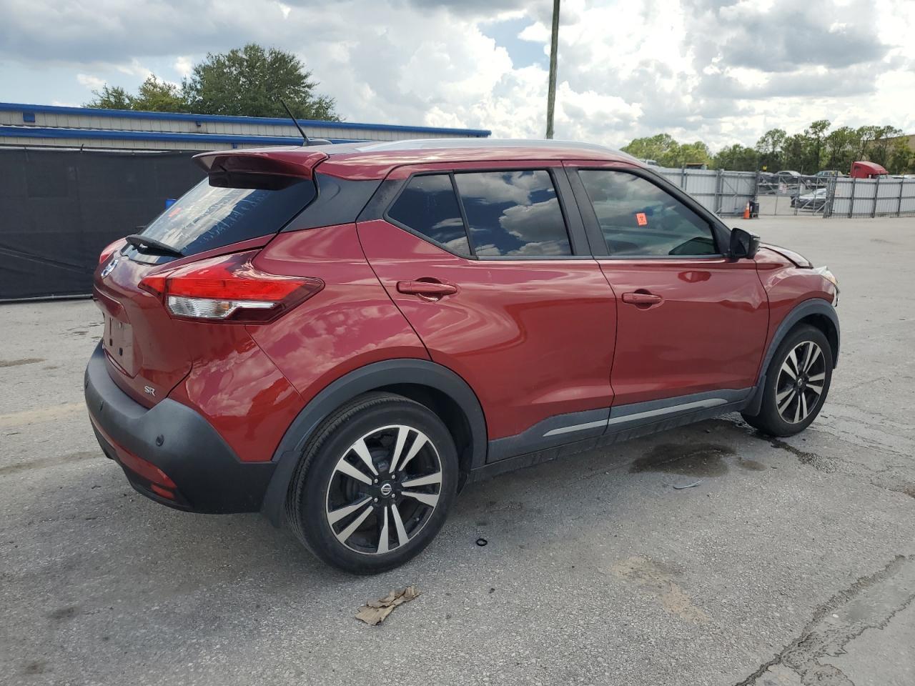 2020 Nissan Kicks Sr - zdjęcie 3