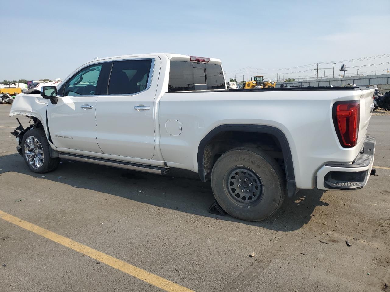 2023 GMC Sierra K1500 Denali - zdjęcie 2