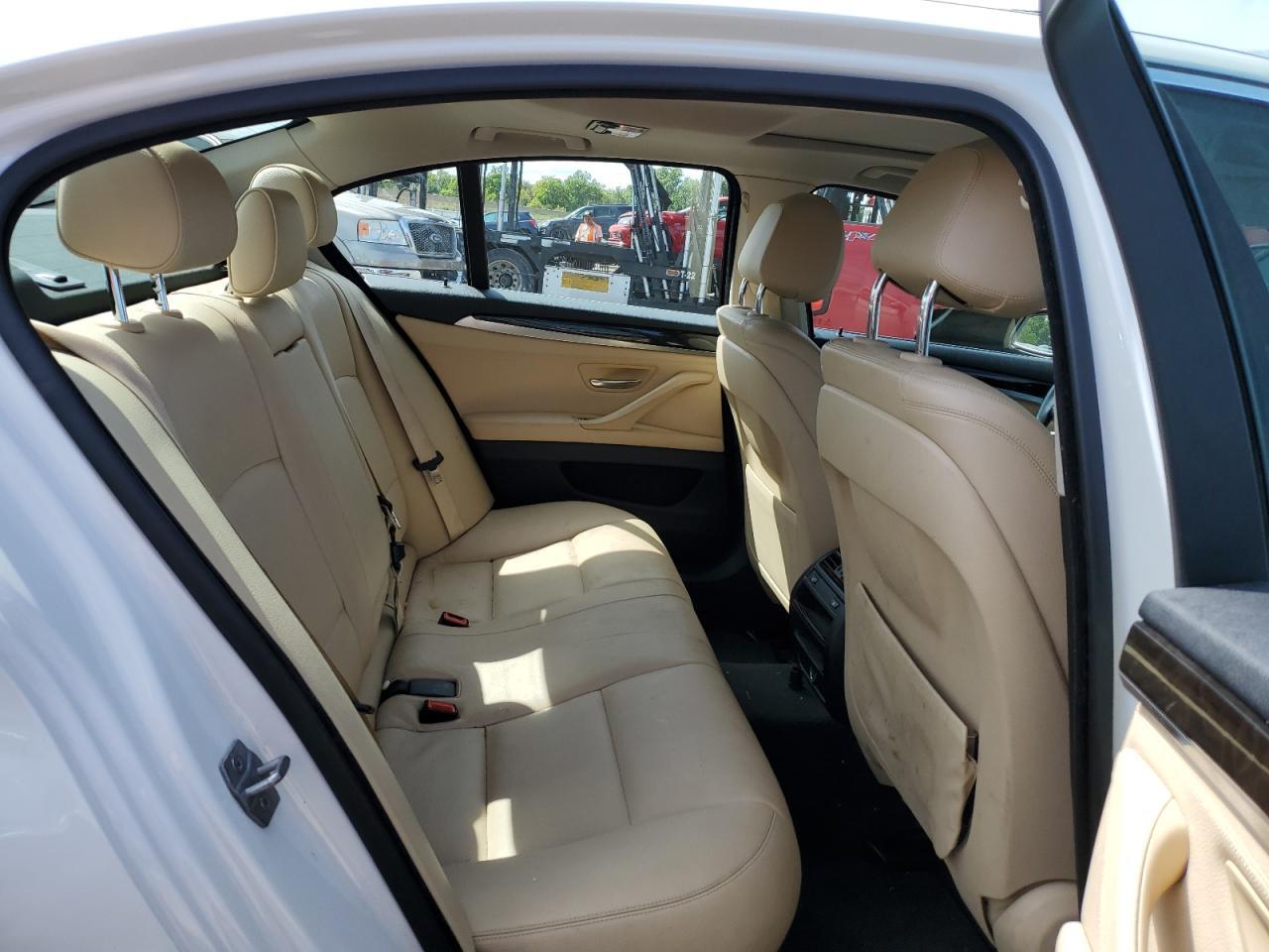 2016 BMW Seria 5 528i - zdjęcie 10