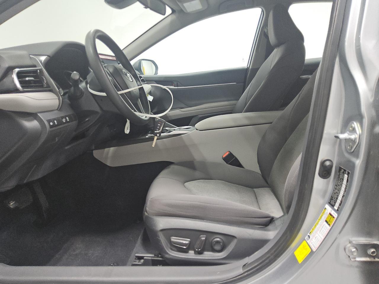 2024 Toyota Camry - zdjęcie 7