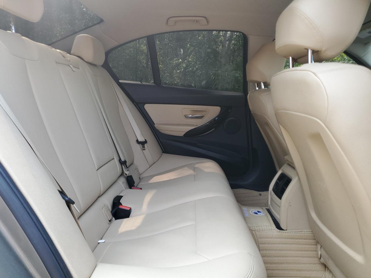 2017 BMW Seria 3 320i - zdjęcie 10