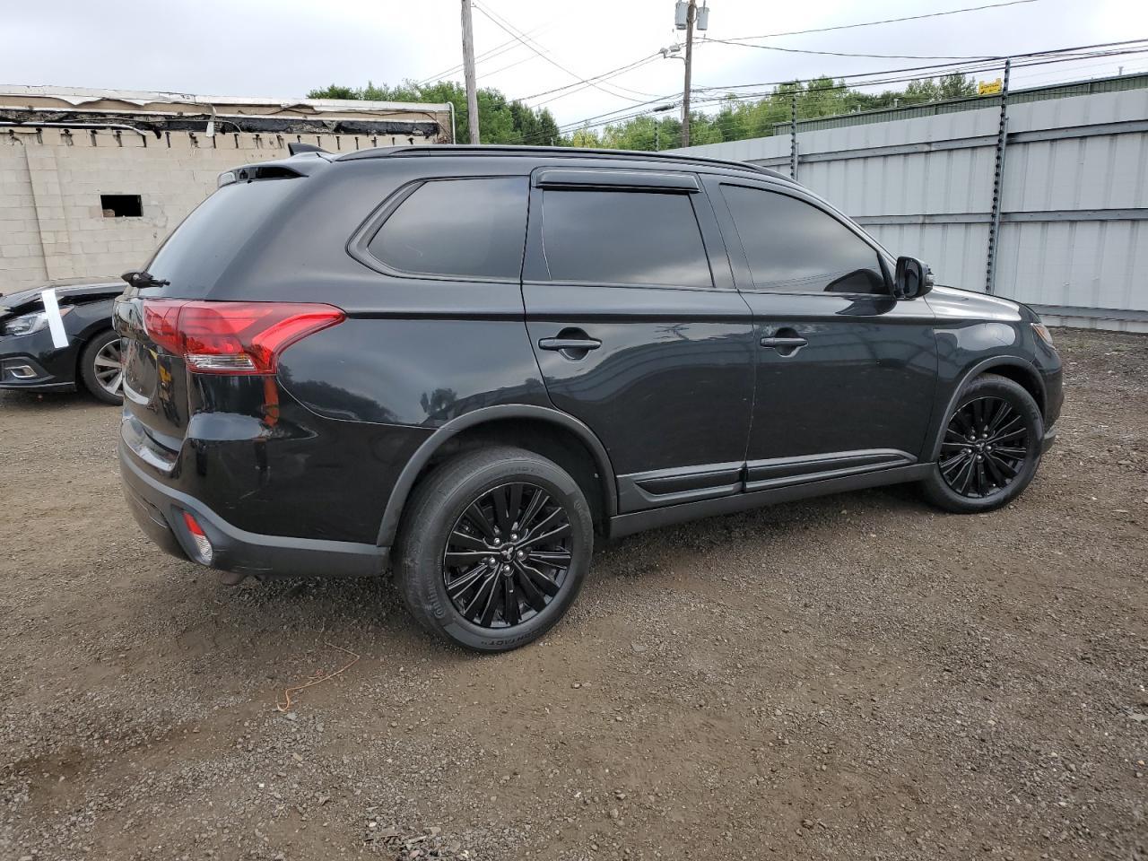 2020 Mitsubishi Outlander Se - zdjęcie 3