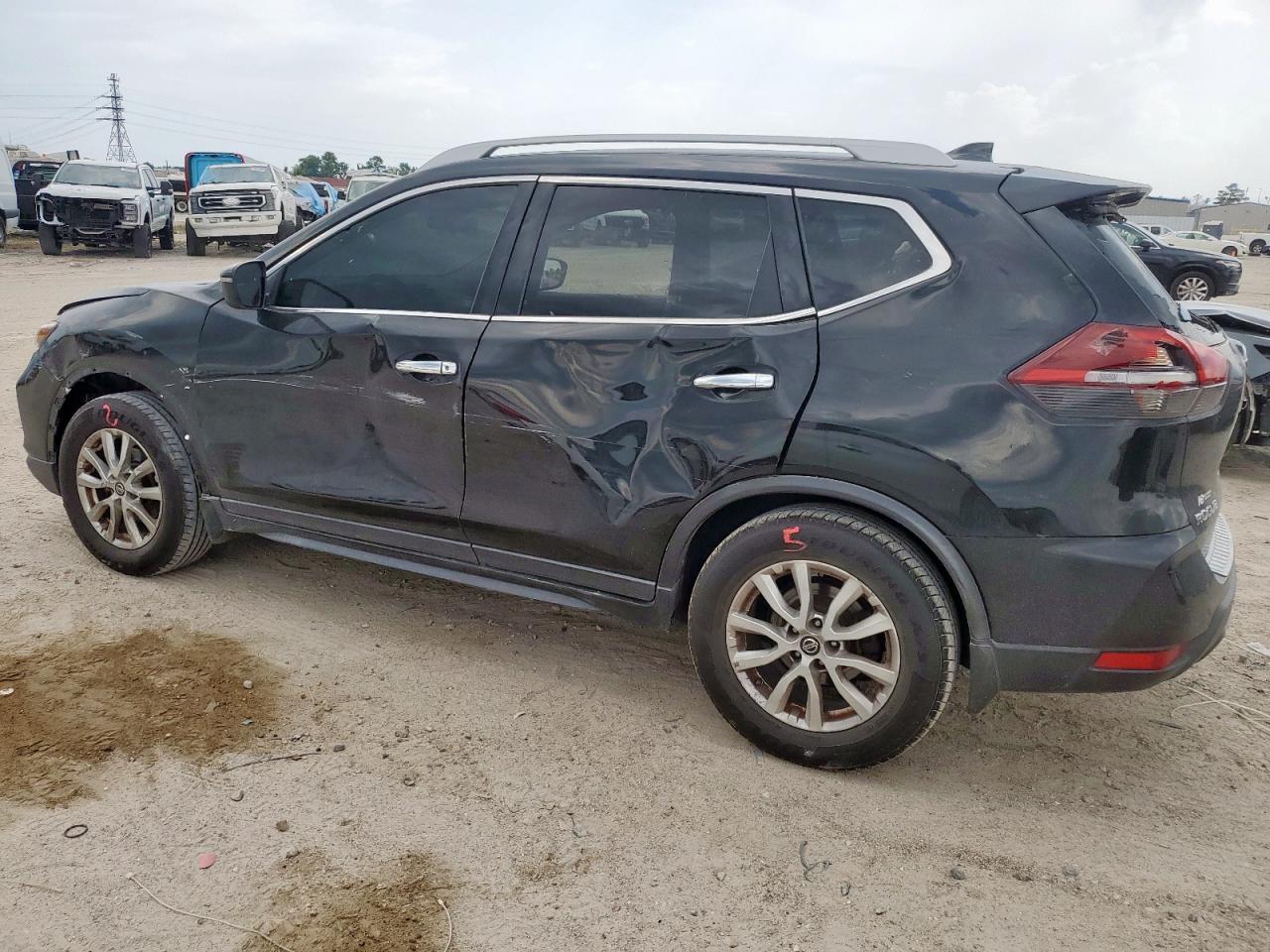 2019 Nissan Rogue S - zdjęcie 2