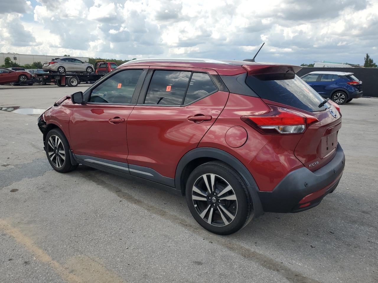 2020 Nissan Kicks Sr - zdjęcie 2