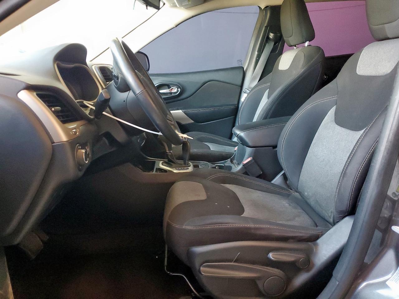 2017 Jeep Cherokee Sport - zdjęcie 7