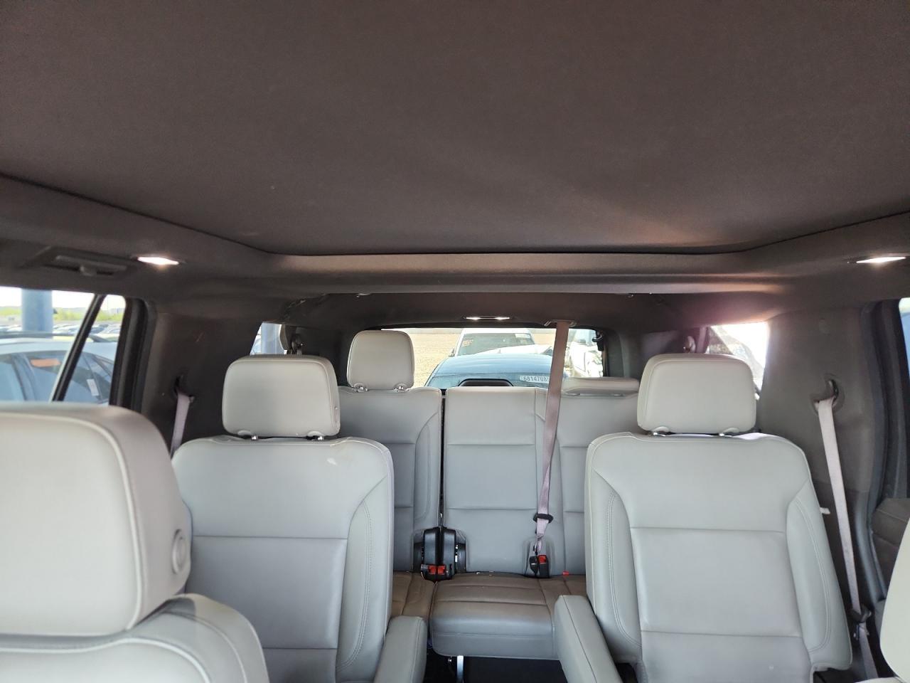 2021 Chevrolet Tahoe K1500 Z71 - zdjęcie 10