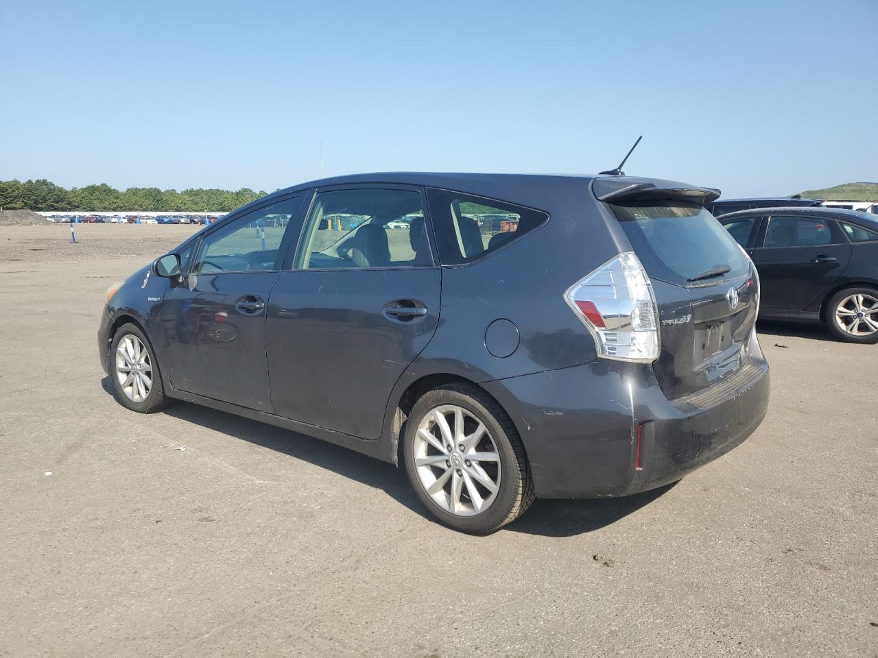2013 Toyota Prius V - zdjęcie 2