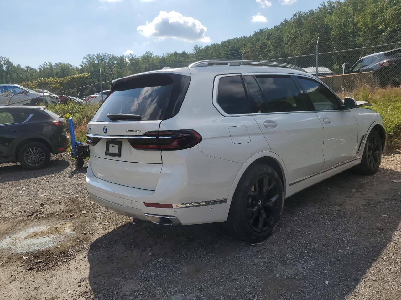 2023 BMW X7 xDrive40I - zdjęcie 3