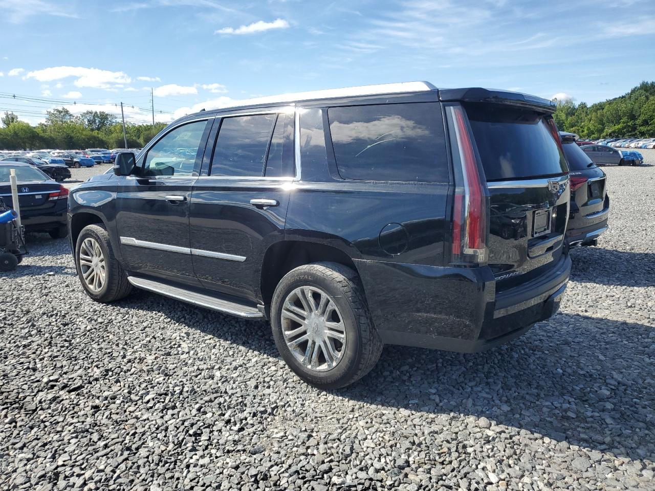 2017 Cadillac Escalade - zdjęcie 2