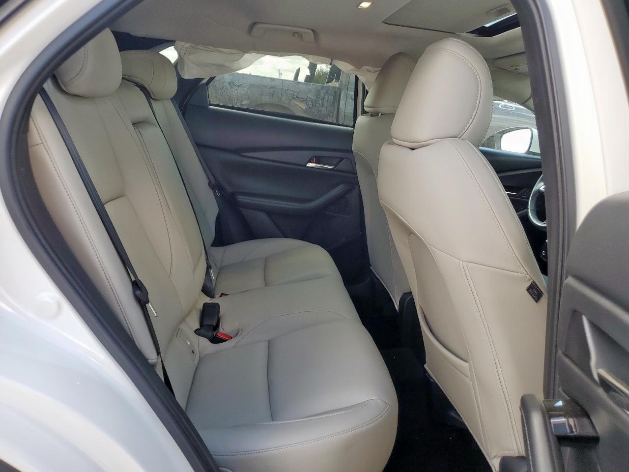 2021 Mazda CX-30 - zdjęcie 11