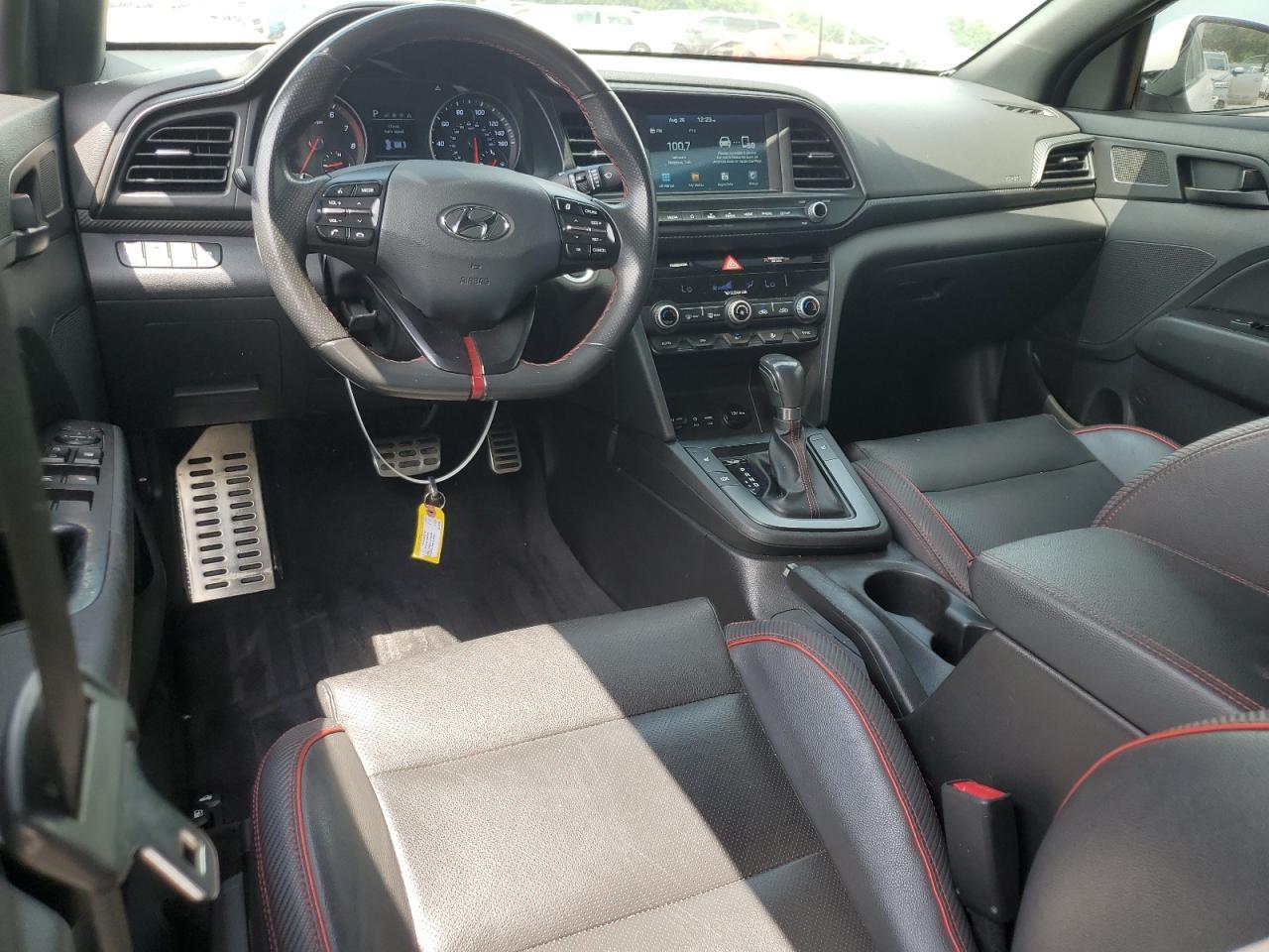 2020 Hyundai Elantra - zdjęcie 8