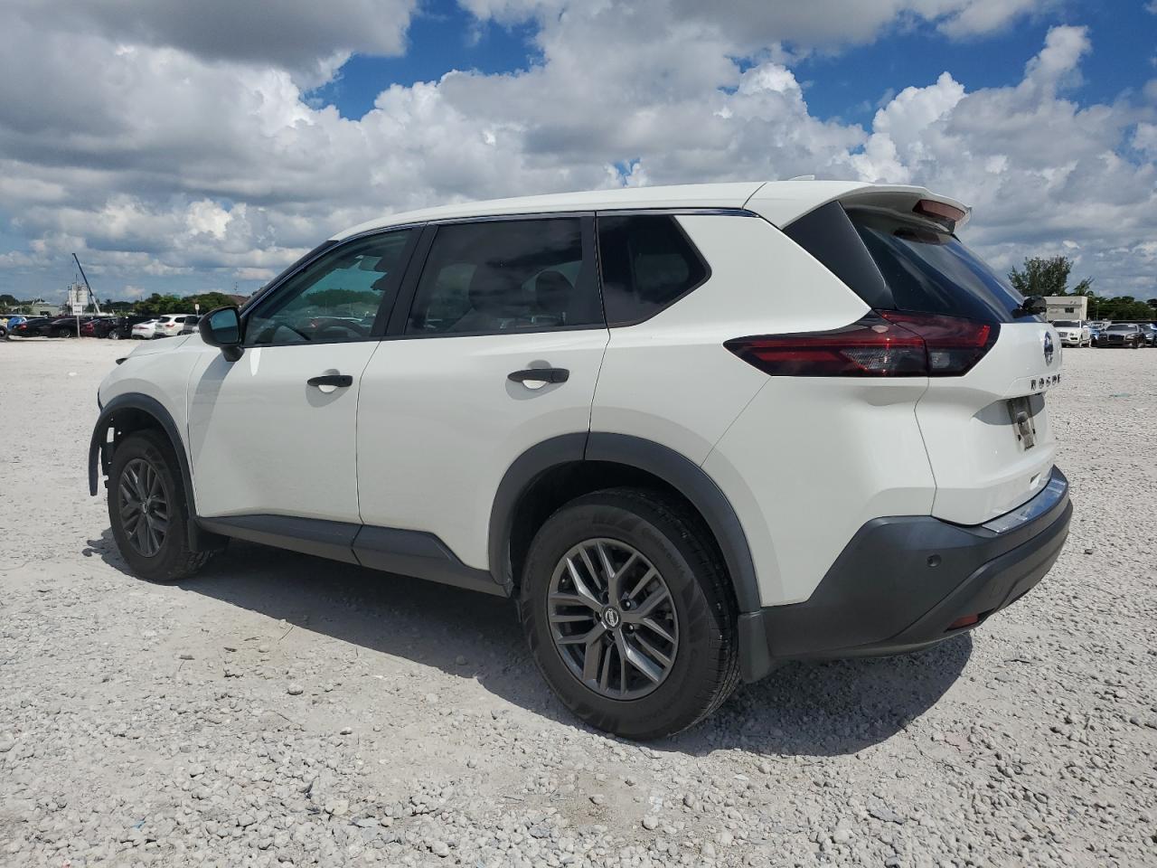 2021 Nissan Rogue S - zdjęcie 2