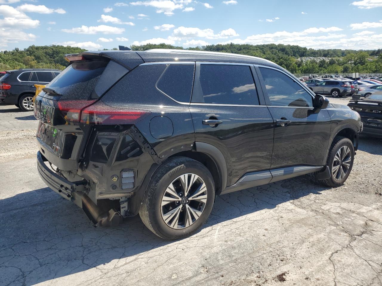 2023 Nissan Rogue Sv - zdjęcie 3