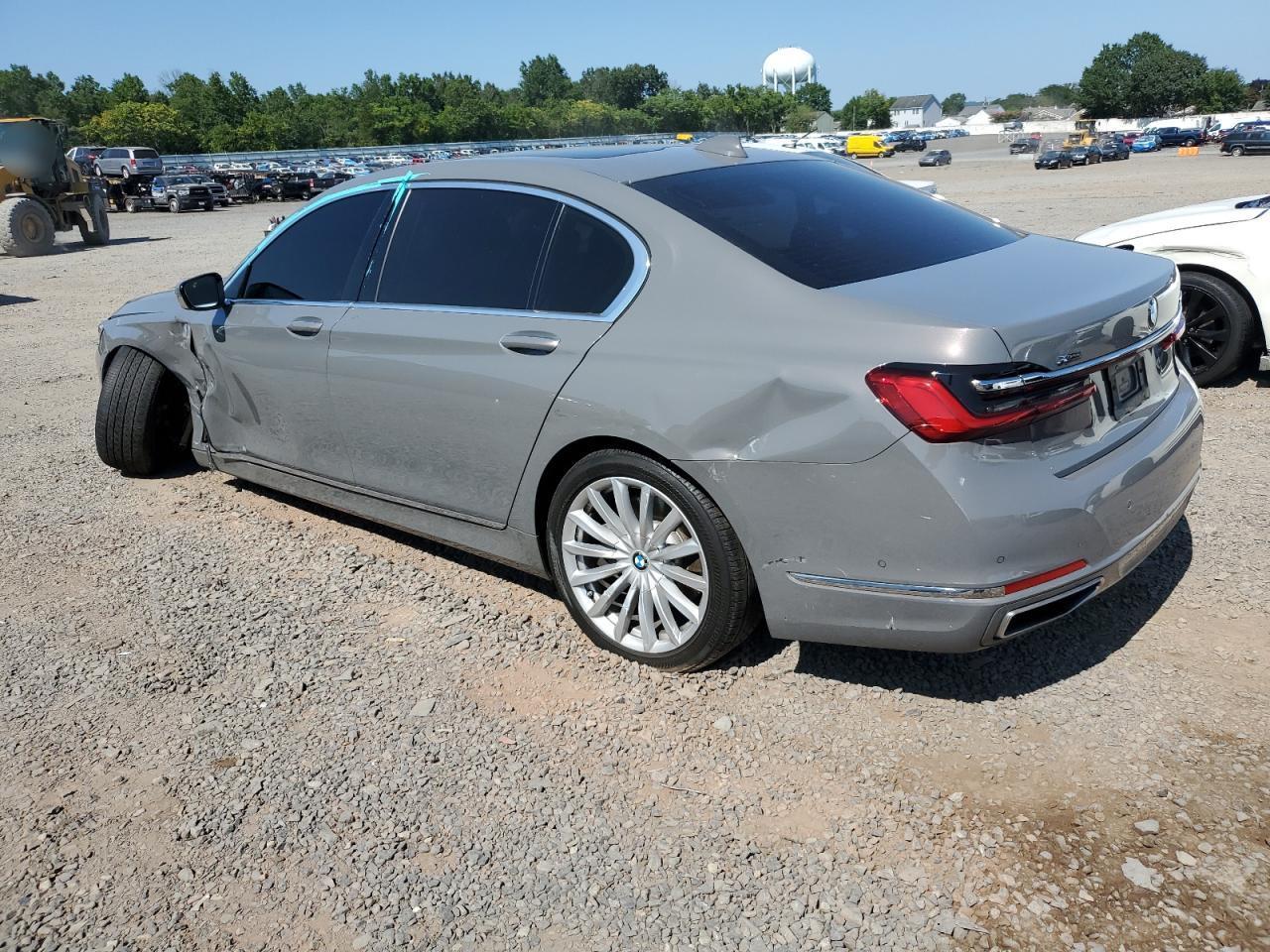 2022 BMW 740 Xi - zdjęcie 2