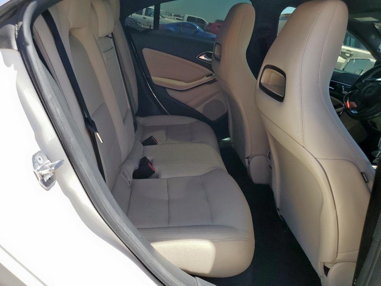 2019 Mercedes-Benz Cla 250 - zdjęcie 10