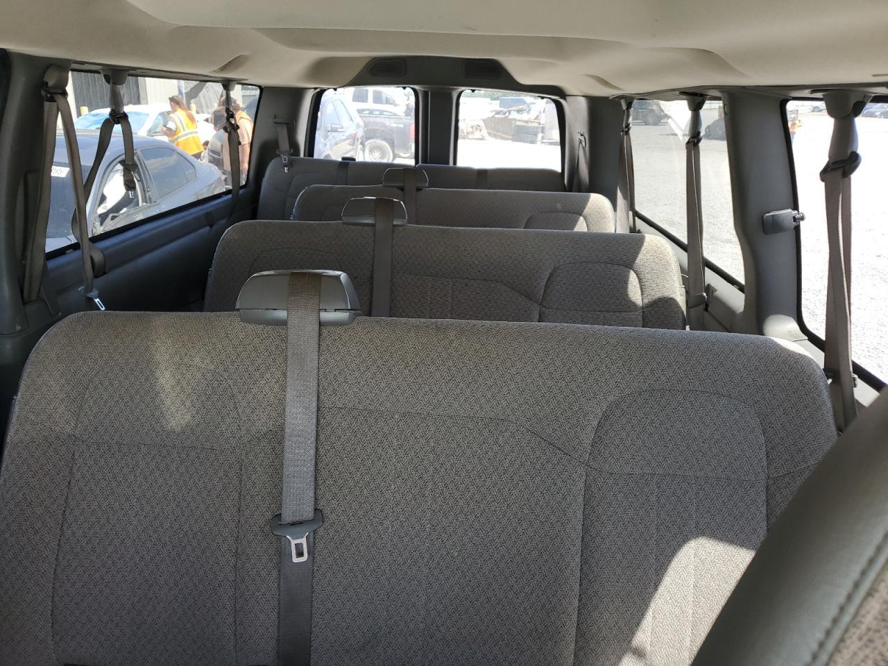 2013 Chevrolet Express G3500 - zdjęcie 10
