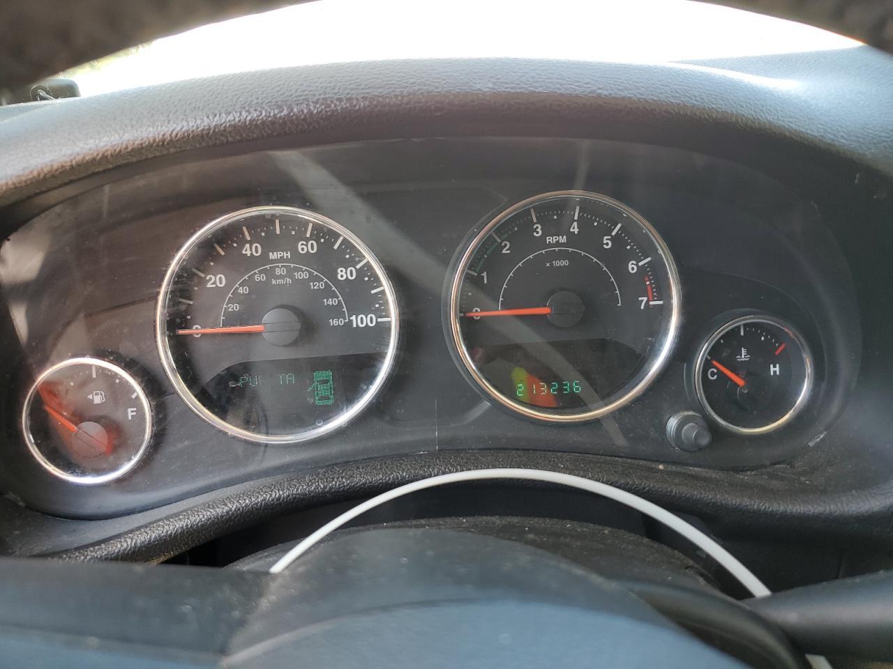 2014 Jeep Wrangler Unlimited Sport - zdjęcie 9