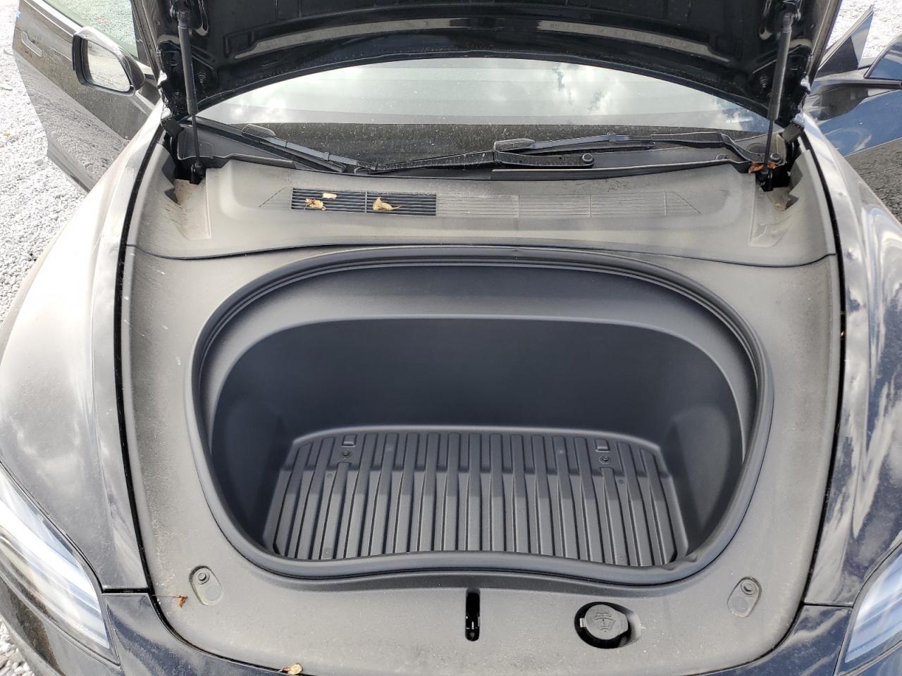 2025 Tesla Model 3 - zdjęcie 11