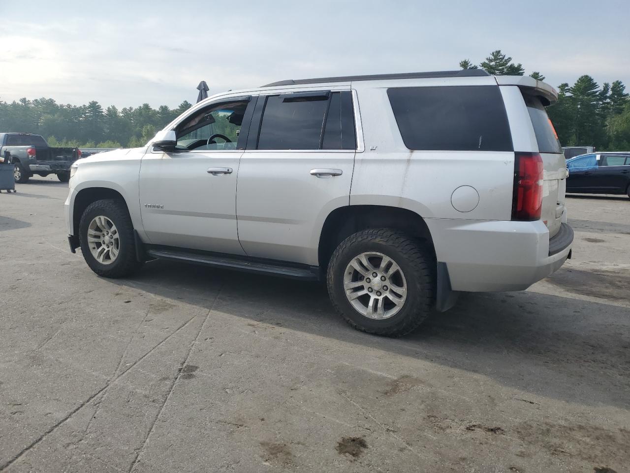 2015 Chevrolet Tahoe - zdjęcie 2