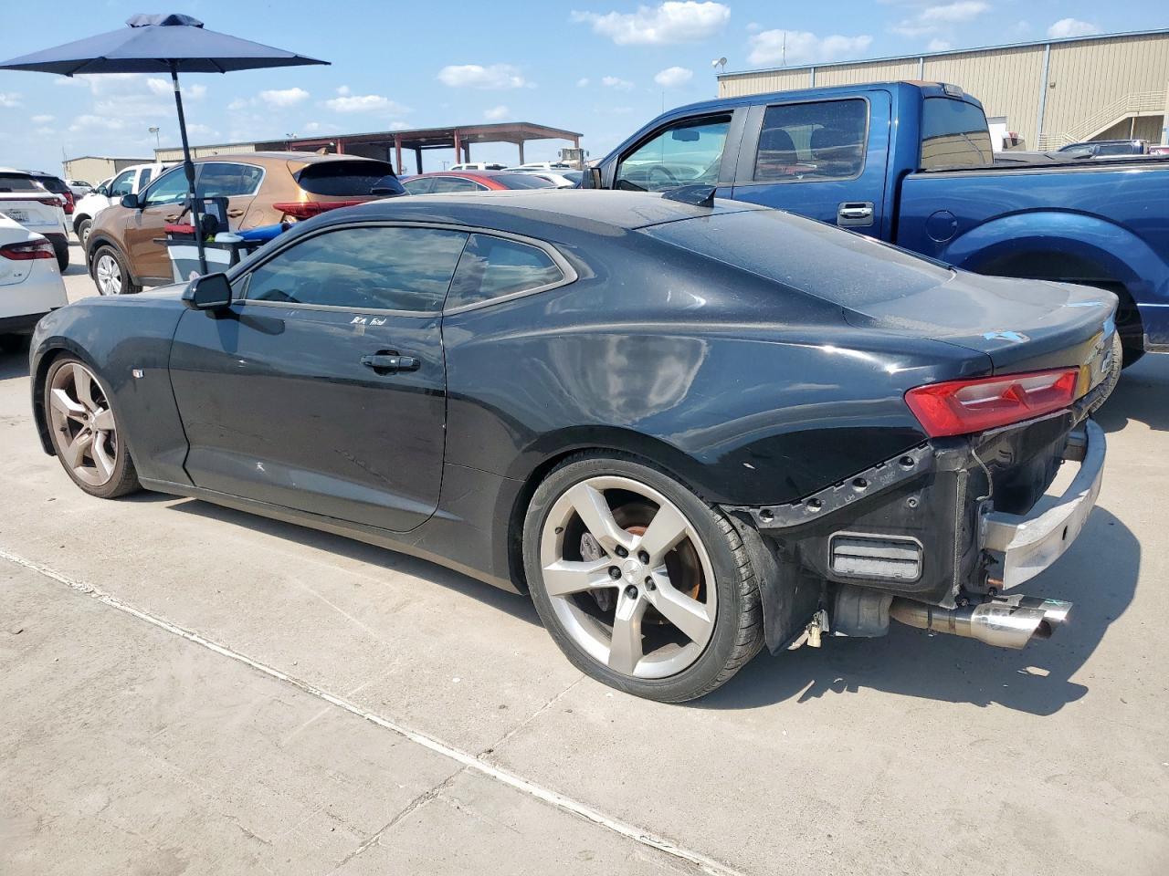 2017 Chevrolet Camaro - zdjęcie 2