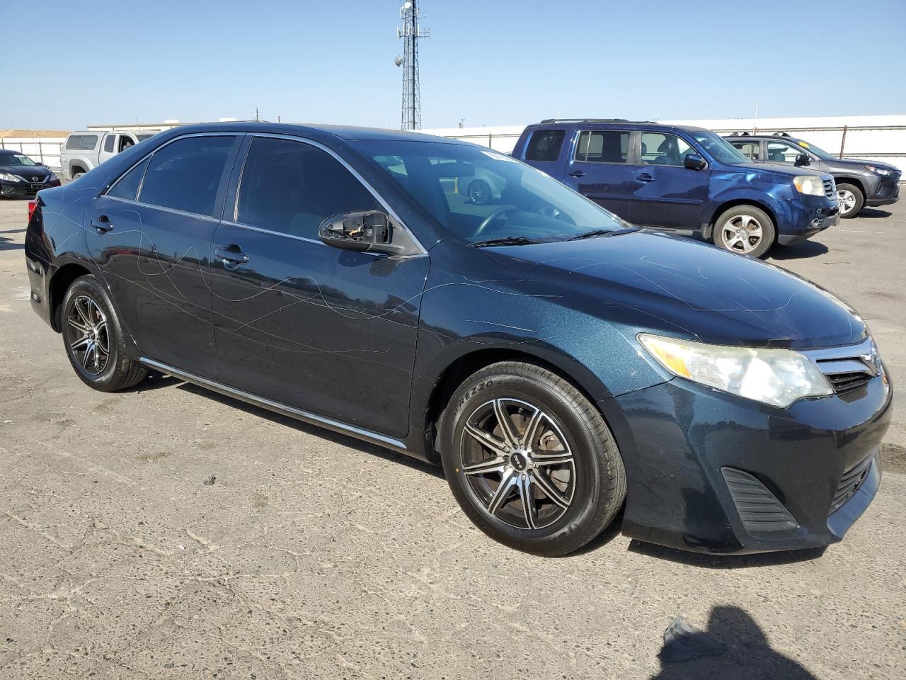 2014 Toyota Camry - zdjęcie 4