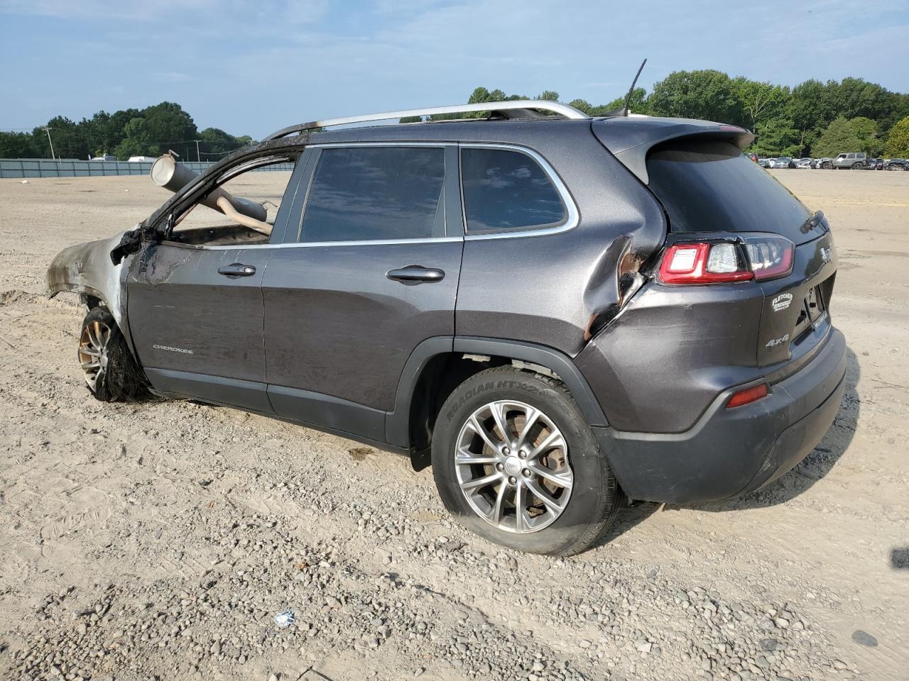 2020 Jeep Cherokee Latitude Plus - zdjęcie 2