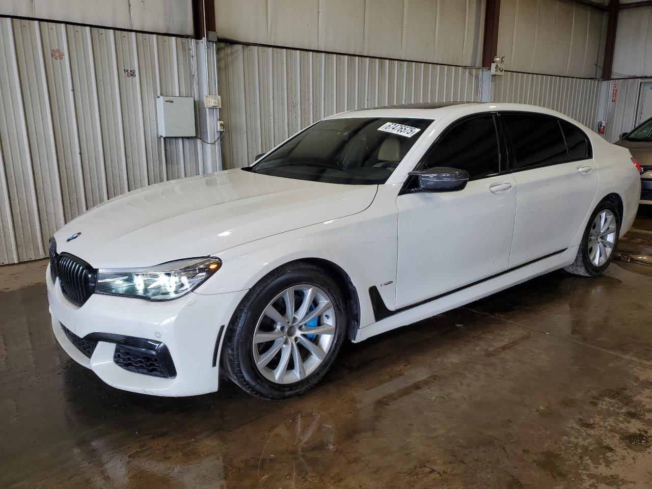 2016 BMW Seria 7 - zdjęcie główne