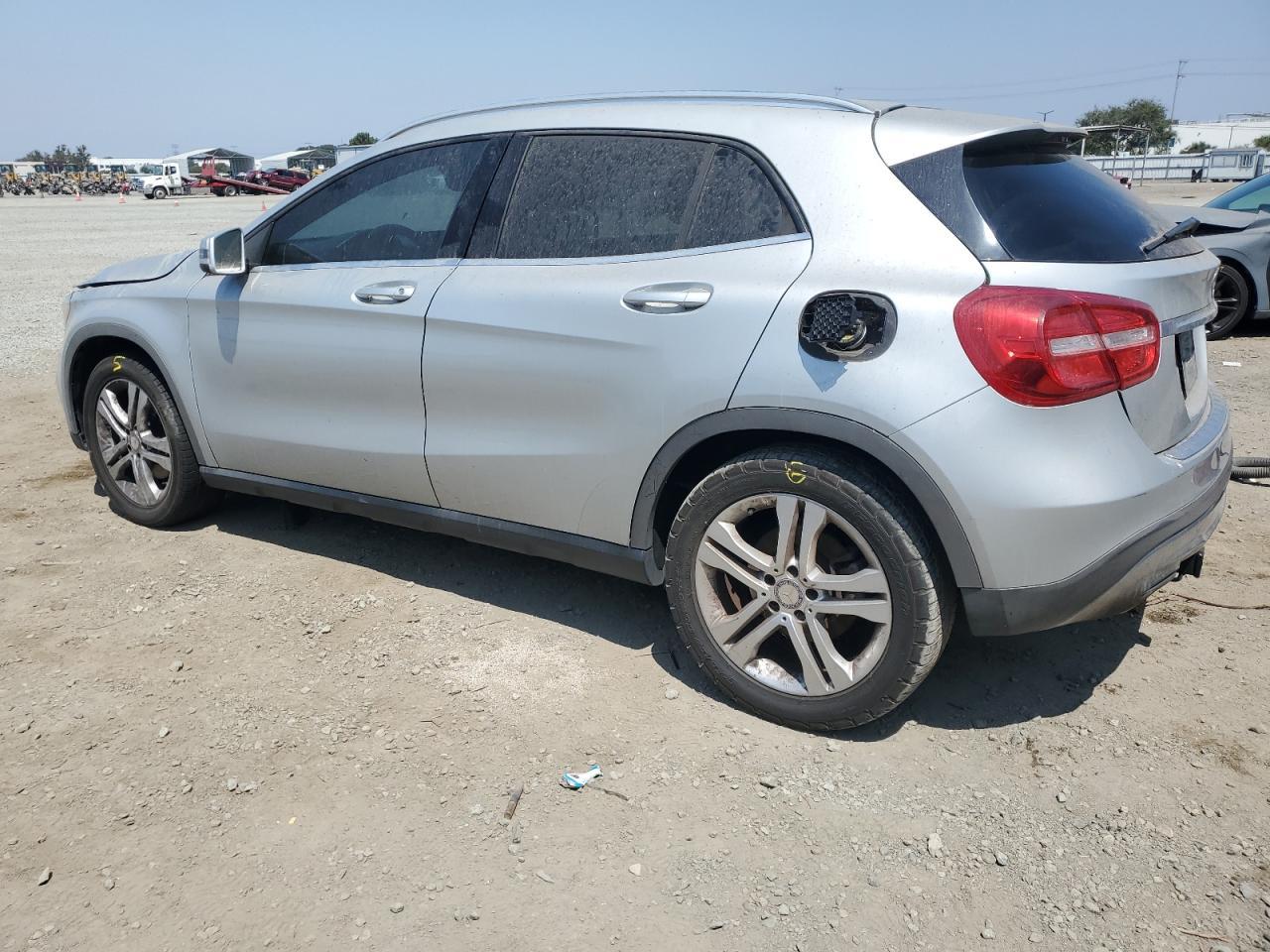 2015 Mercedes-Benz Gla 250 4Matic - zdjęcie 2