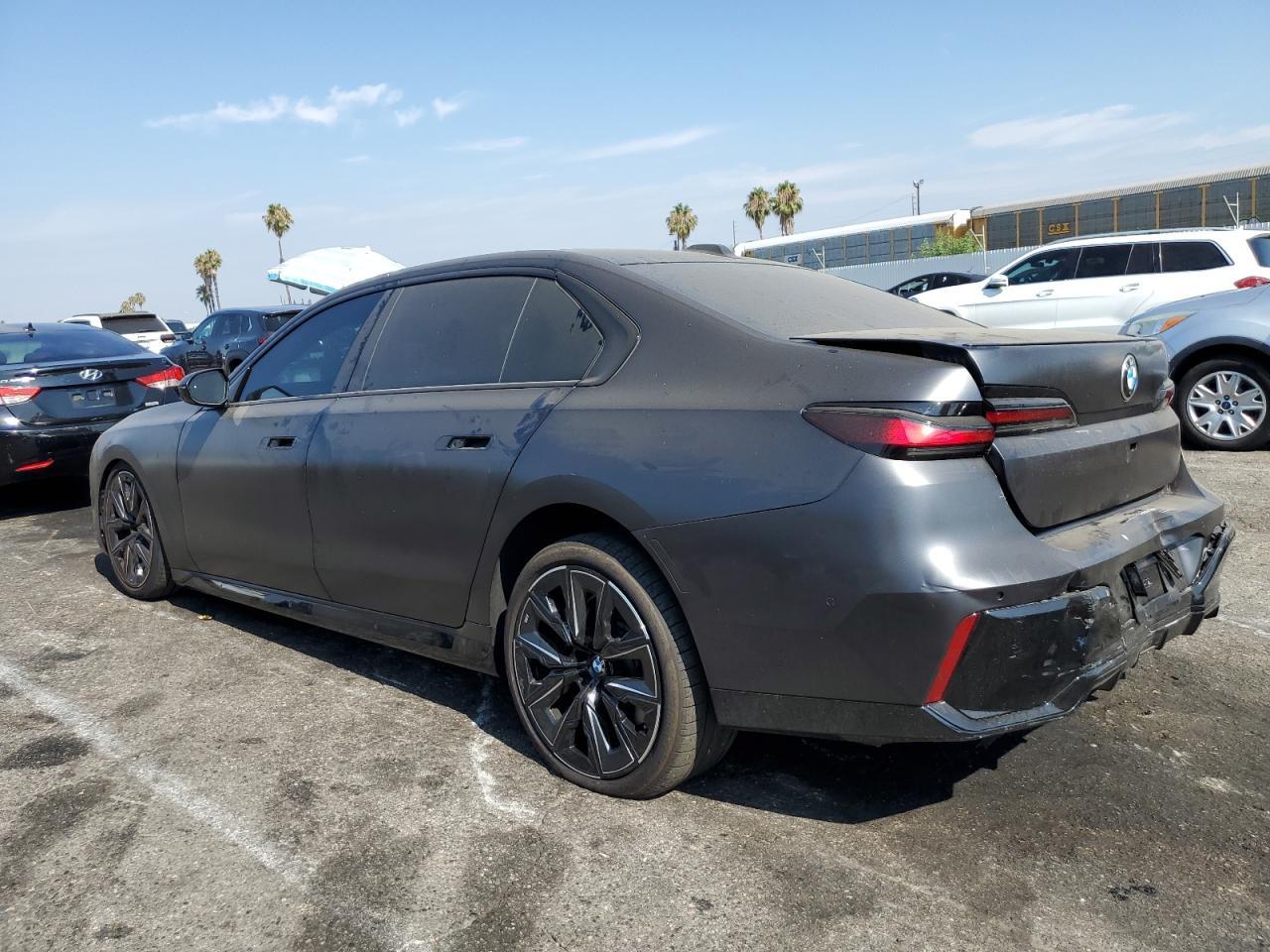 2024 BMW 740 I - zdjęcie 2