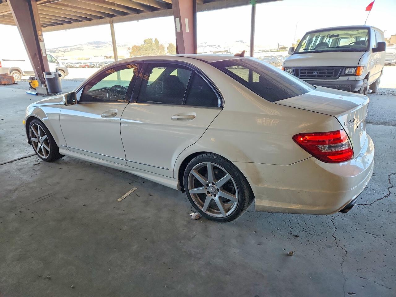 2014 Mercedes-Benz C 250 - zdjęcie 2