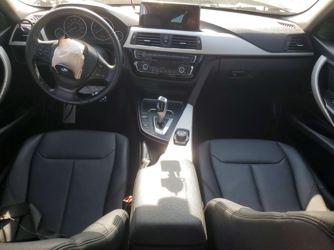 2016 BMW 320 I - zdjęcie 8