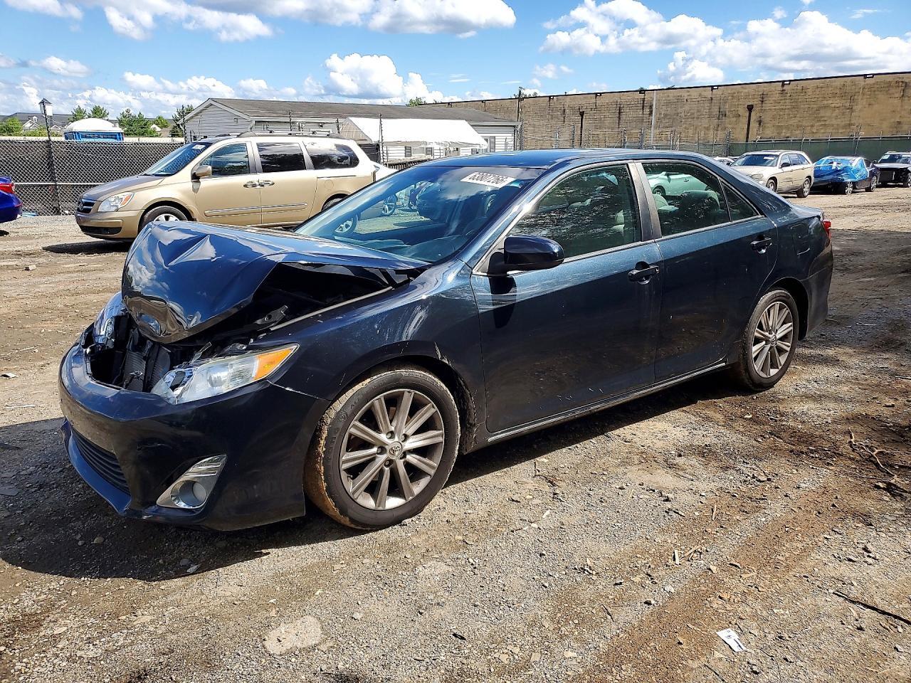 2014 Toyota Camry Xle - zdjęcie główne
