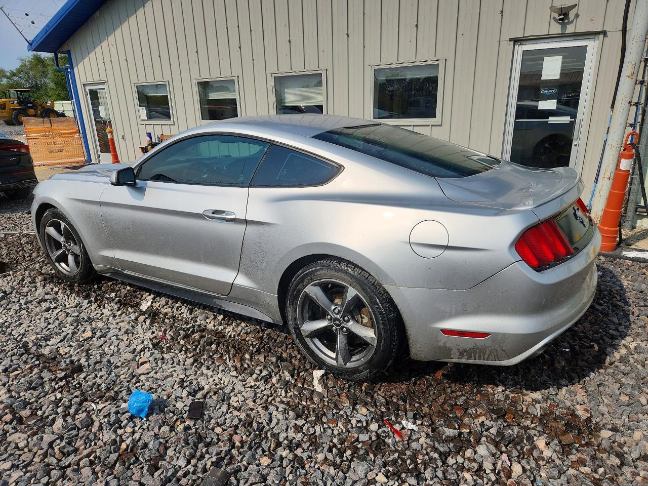 2015 Ford Mustang - zdjęcie 2