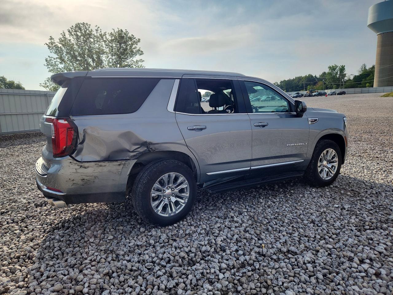 2026 GMC Yukon Denali - zdjęcie 3