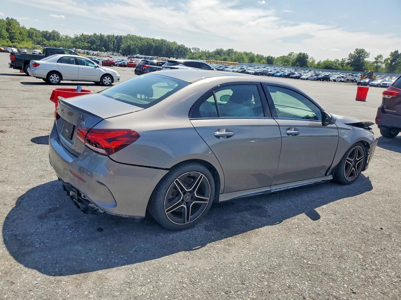 2020 Mercedes-Benz A 35 Amg - zdjęcie 3