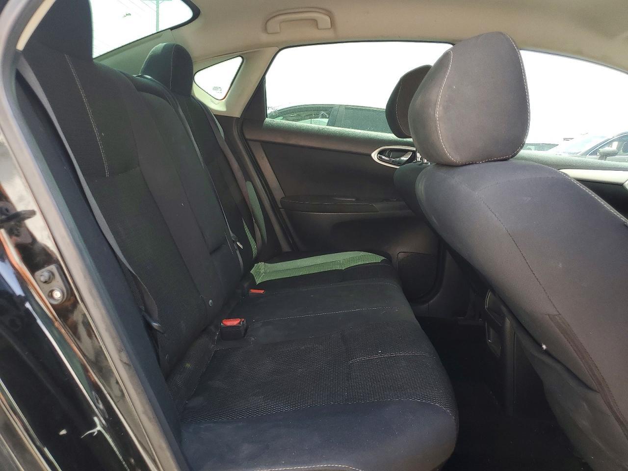 2015 Nissan Sentra S - zdjęcie 10